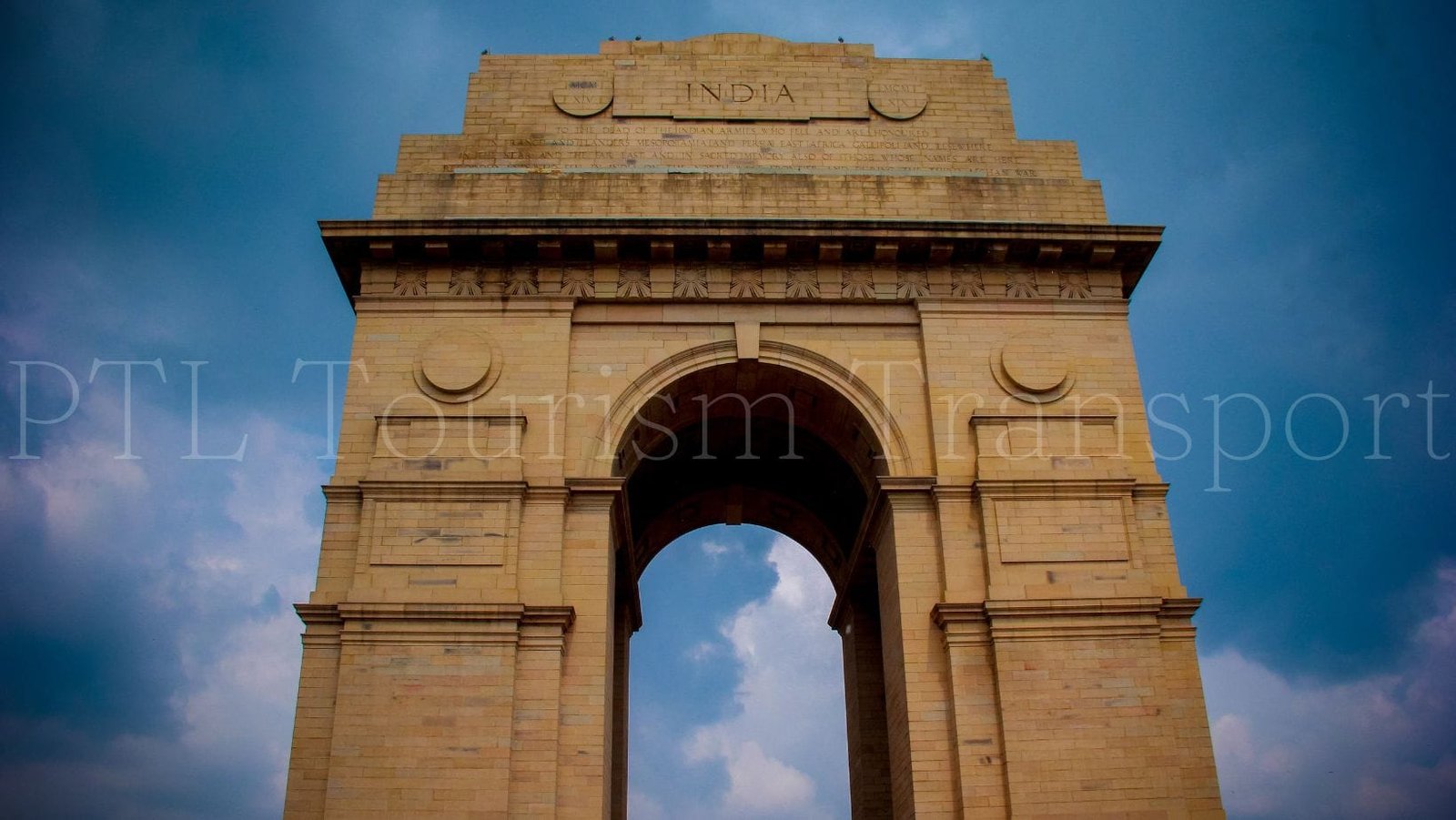 Hire Bus In Delhi-NCR And Explore These 5 Alluring Indian Destinations